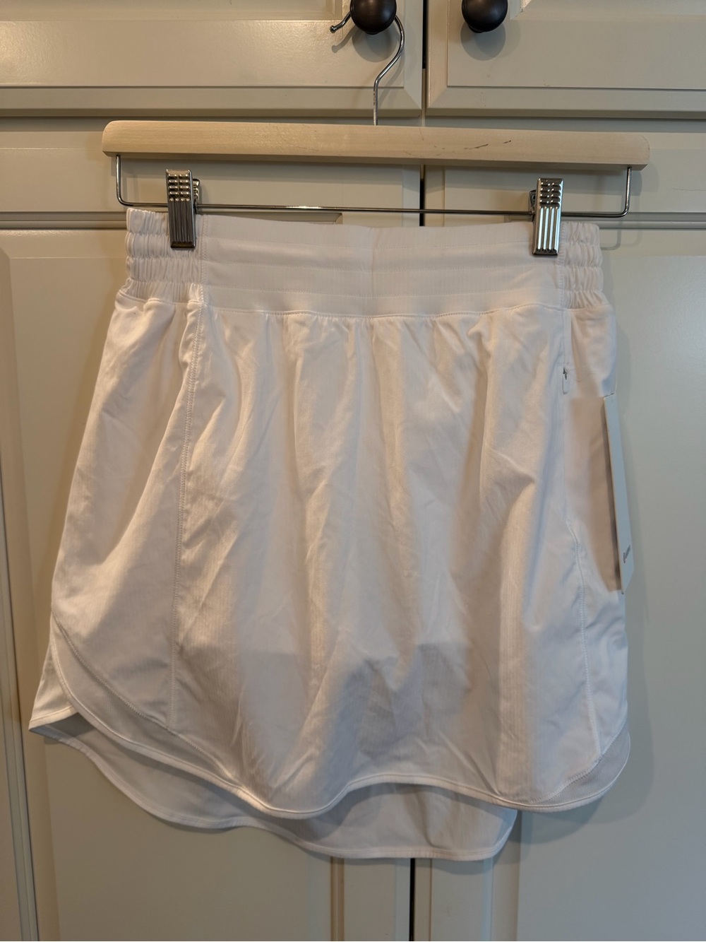 NWT Lululemon Hotty Hot High Rise White Skirt Long Size 6